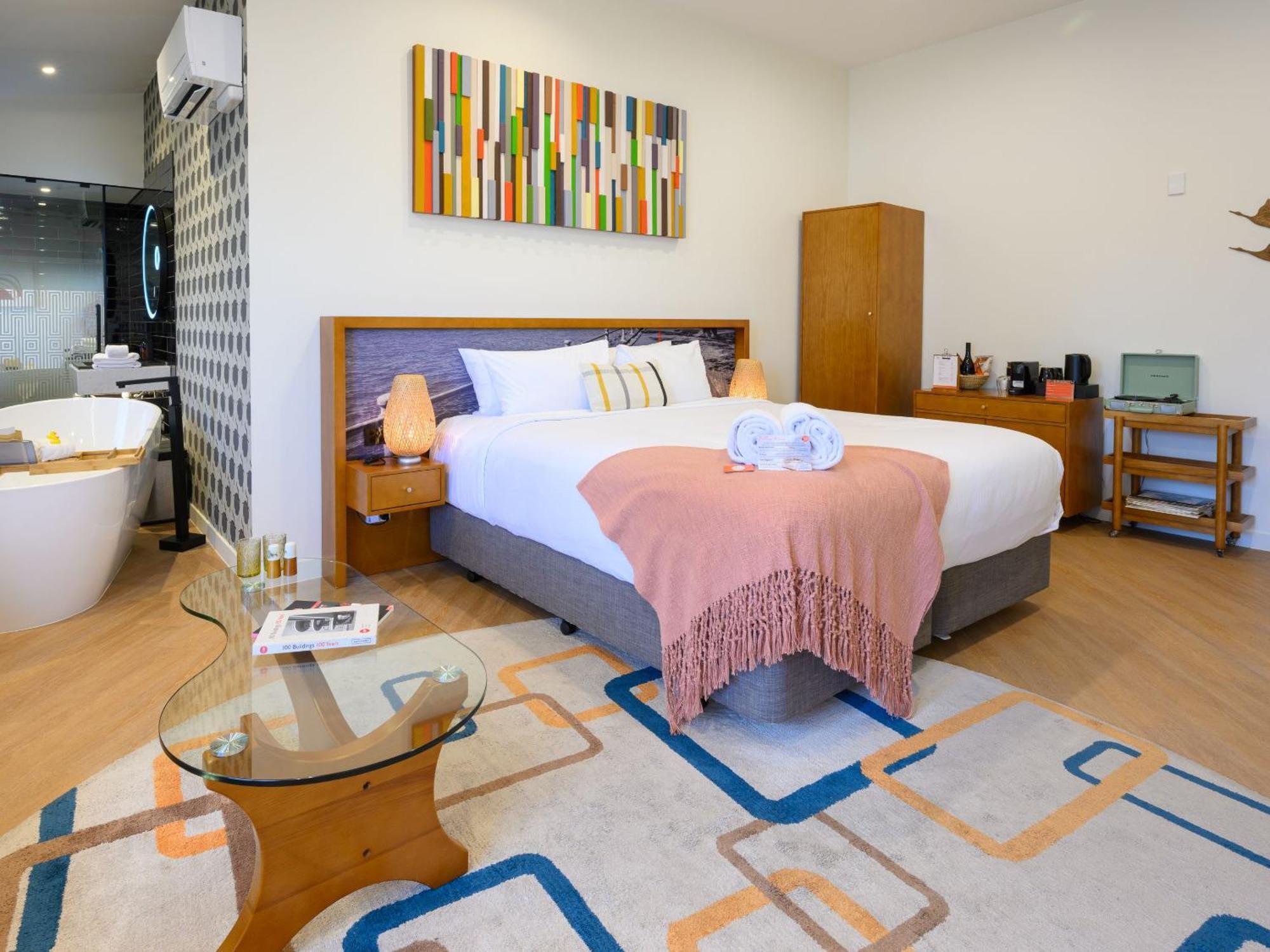 Hotel Ohtel Auckland Extérieur photo A room at the hotel