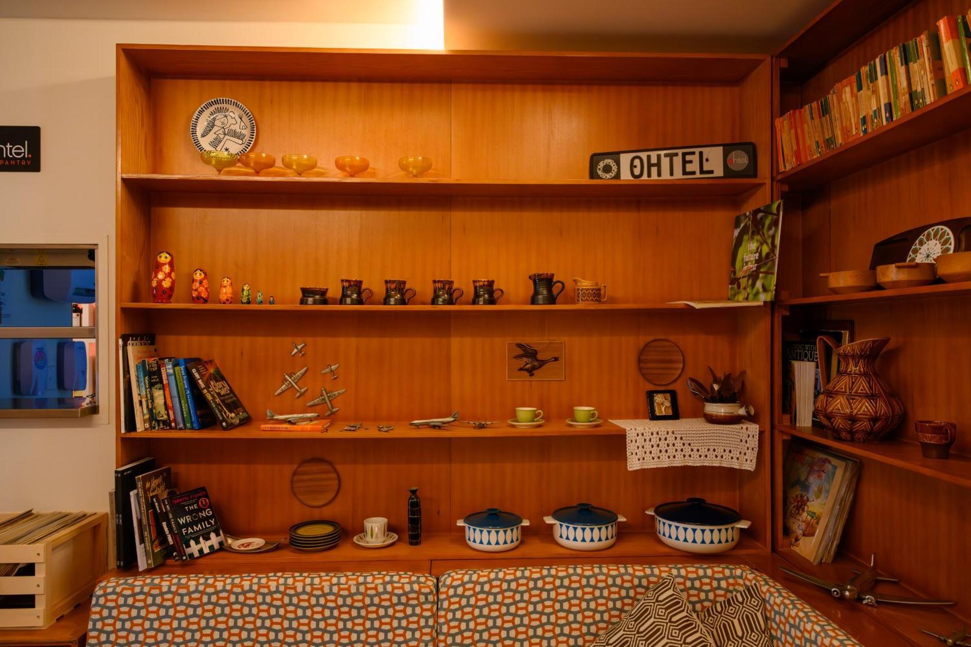 Hotel Ohtel Auckland Extérieur photo A typical 1970s kitchen