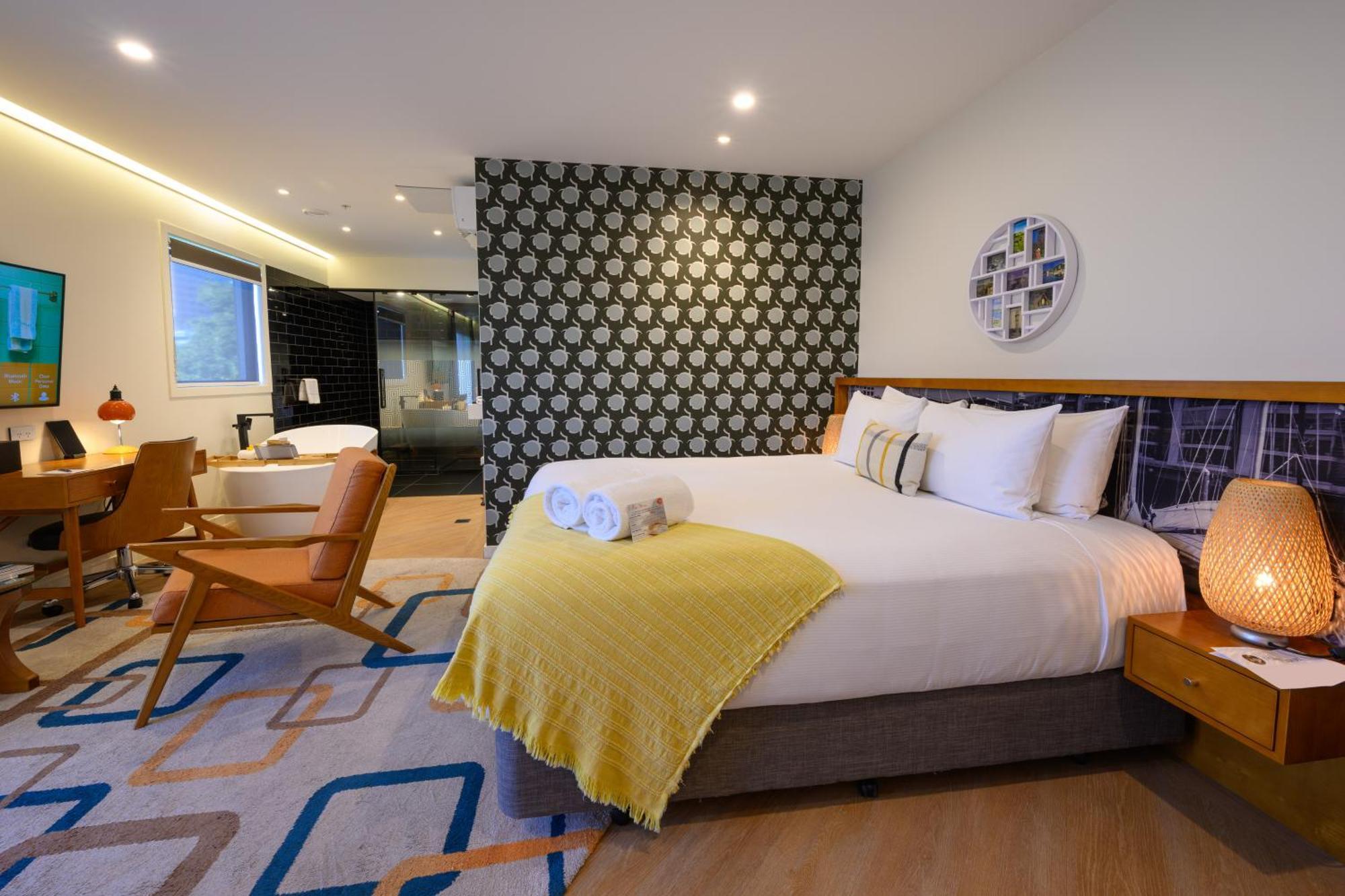 Hotel Ohtel Auckland Extérieur photo A bedroom at the hotel