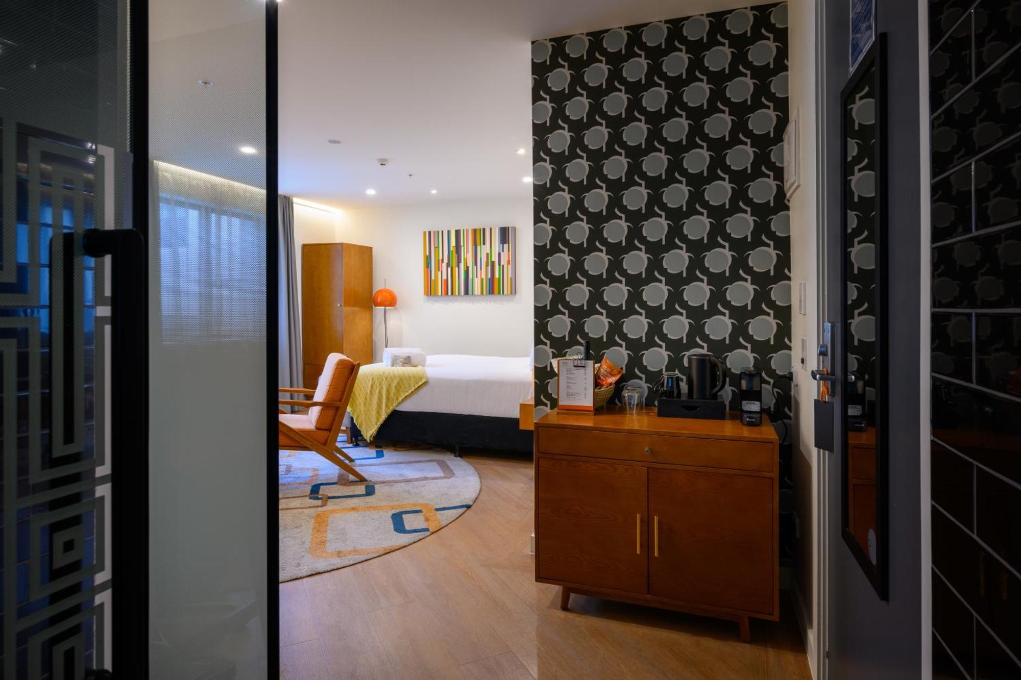 Hotel Ohtel Auckland Extérieur photo A bedroom at the hotel